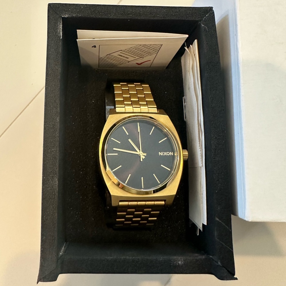 Nixon good watch